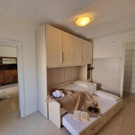 Apartamento Stazione Pietra L. Ampio In Centro. Pietra Ligure